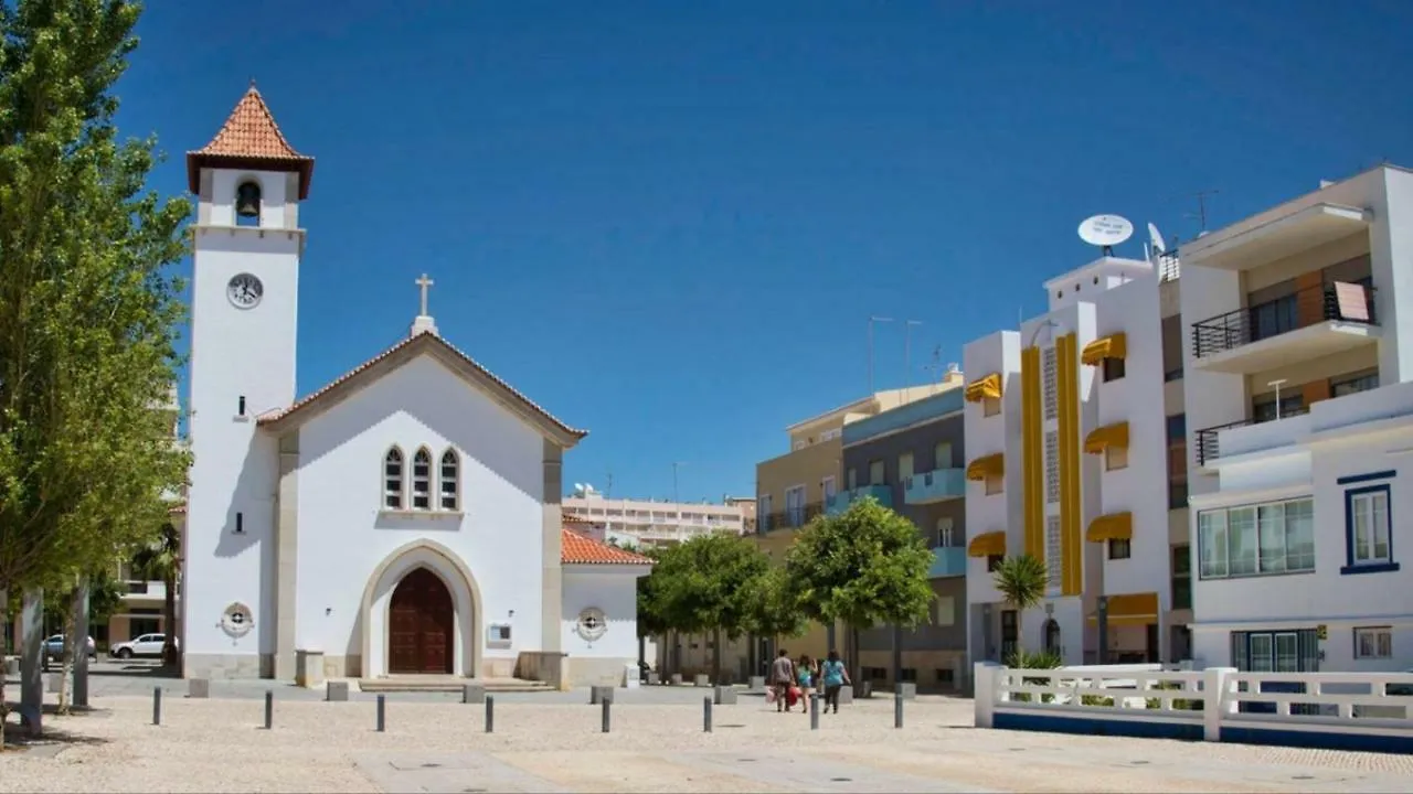 Quiet Apartment Overlooking The Swimming Pool Armacao de Pera 0*,  Portugal