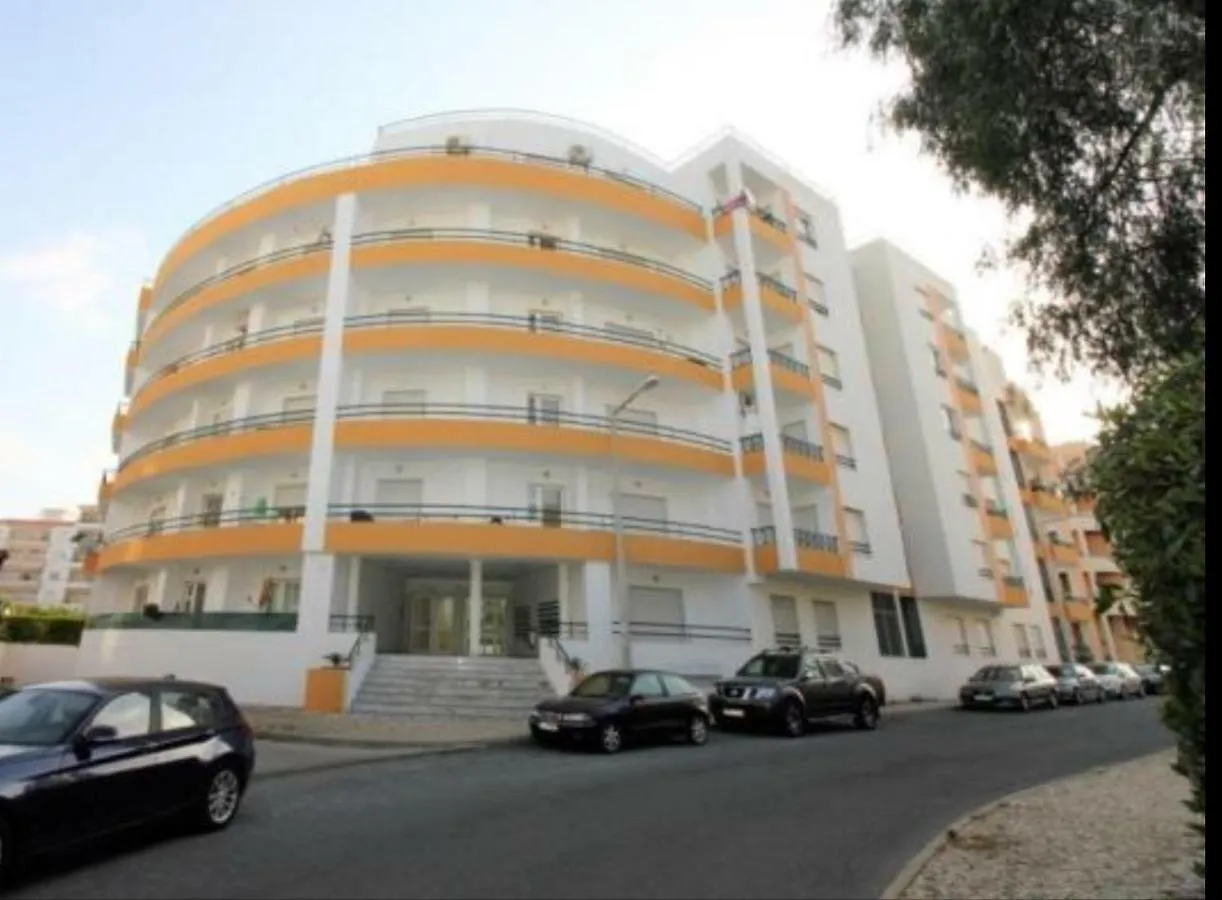 Quiet Apartment Overlooking The Swimming Pool Armacao de Pera