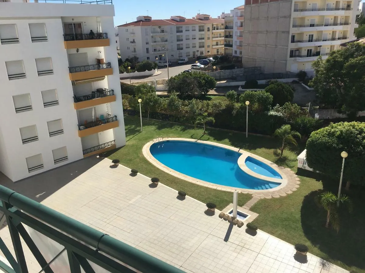 Quiet Apartment Overlooking The Swimming Pool Armacao de Pera